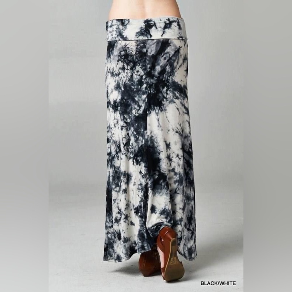 Gorgeous tie dye maxi skirt